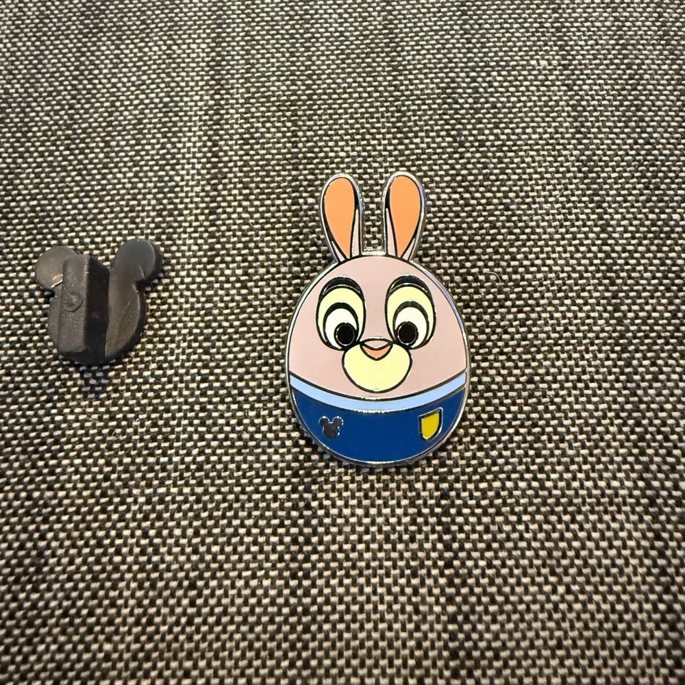 Disney WDW 2023 Hidden Mickey Rabbit Eggs‎ Zootopia Judy Hopps Pin (17)